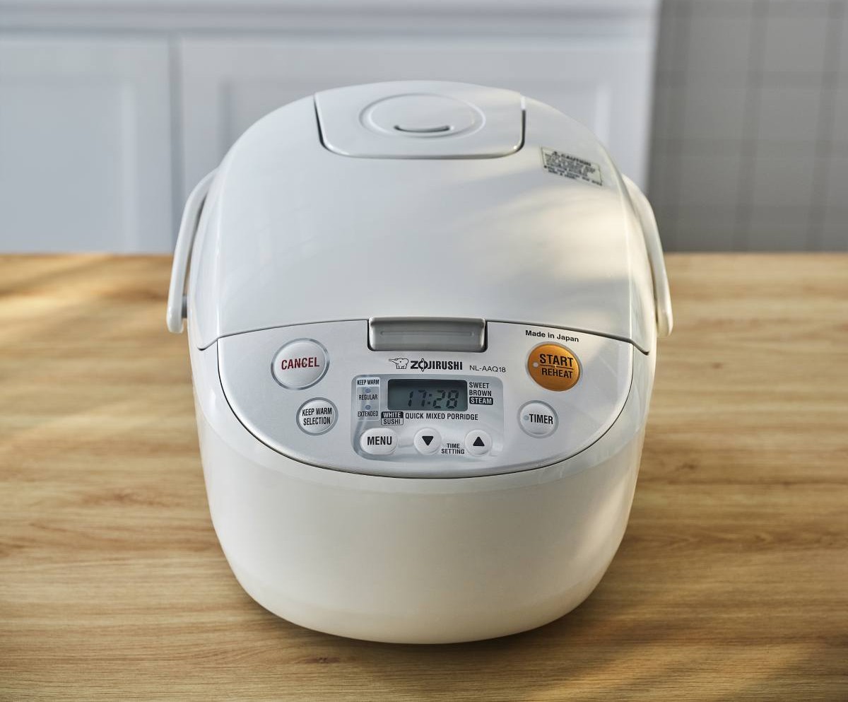 Nhiều chức năng nấu tự động: gạo trắng, gạo lứt, xôi, cháo, sushi, hỗn hợp nhiều loại hạt, nấu nhanh