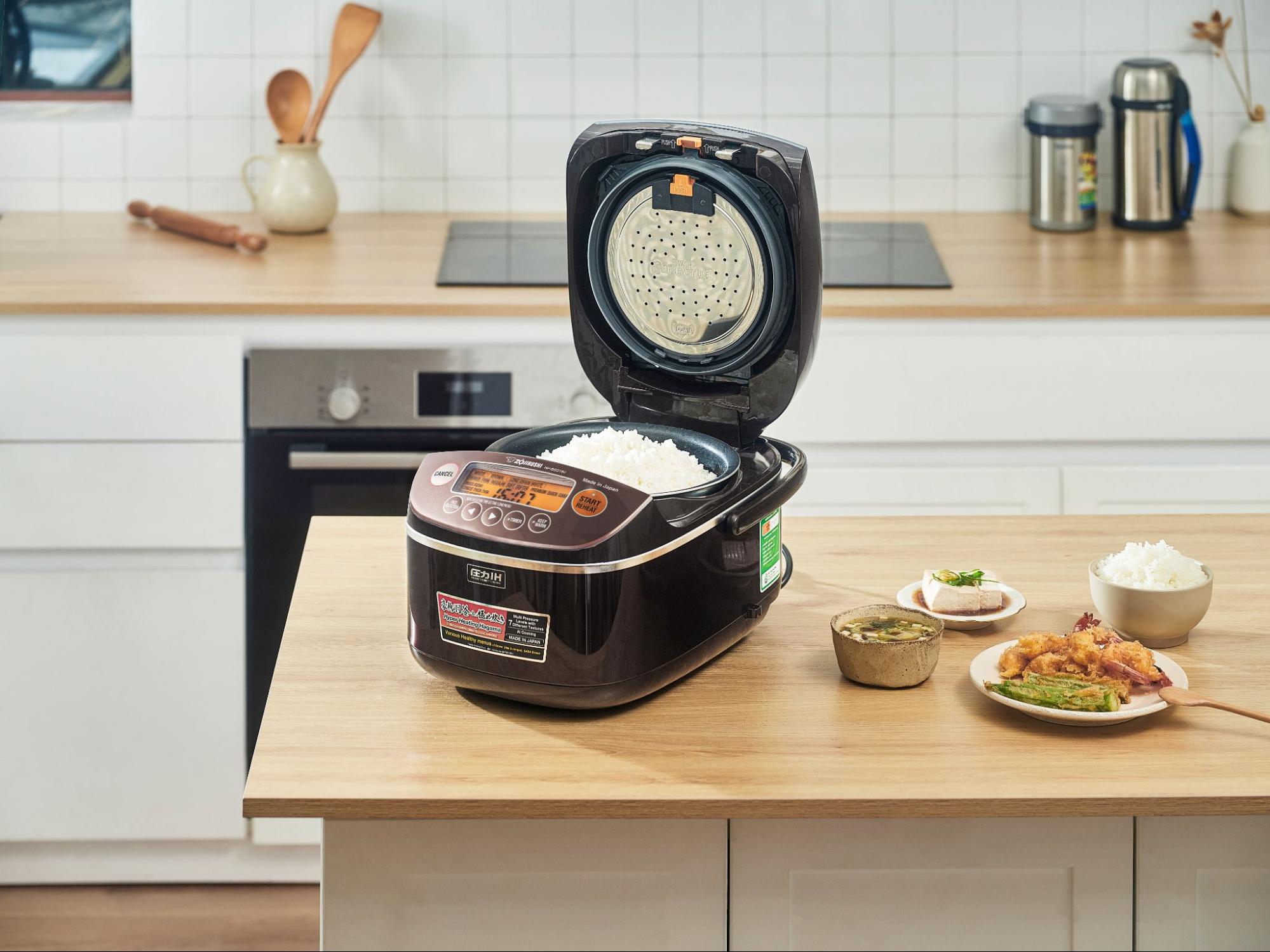 Nồi cơm điện áp suất cao tần điện tử Zojirushi NP-BSQ18V