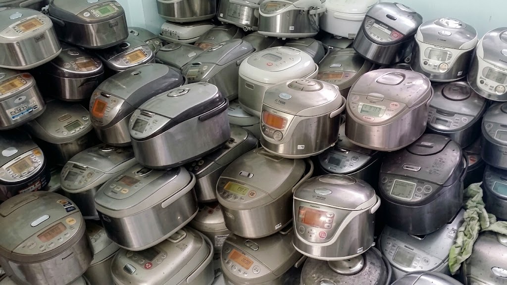 Kinh nghiệm mua nồi cơm điện Nhật chính hãng giá tốt 21 Nồi cơm điện hàng bãi có giá rẻ tuy nhiên rủi ro hư hỏng cao và bảo hành hoặc sữa chữa rất khó