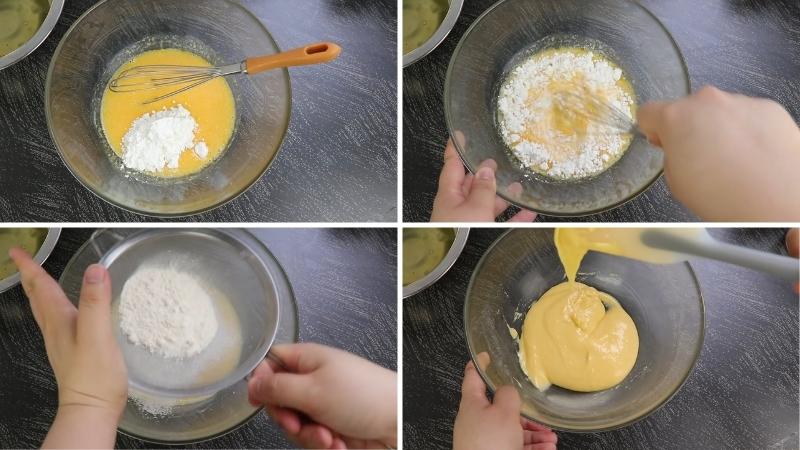 Rây bột qua rây sau đó trộn đều với phần lòng đỏ