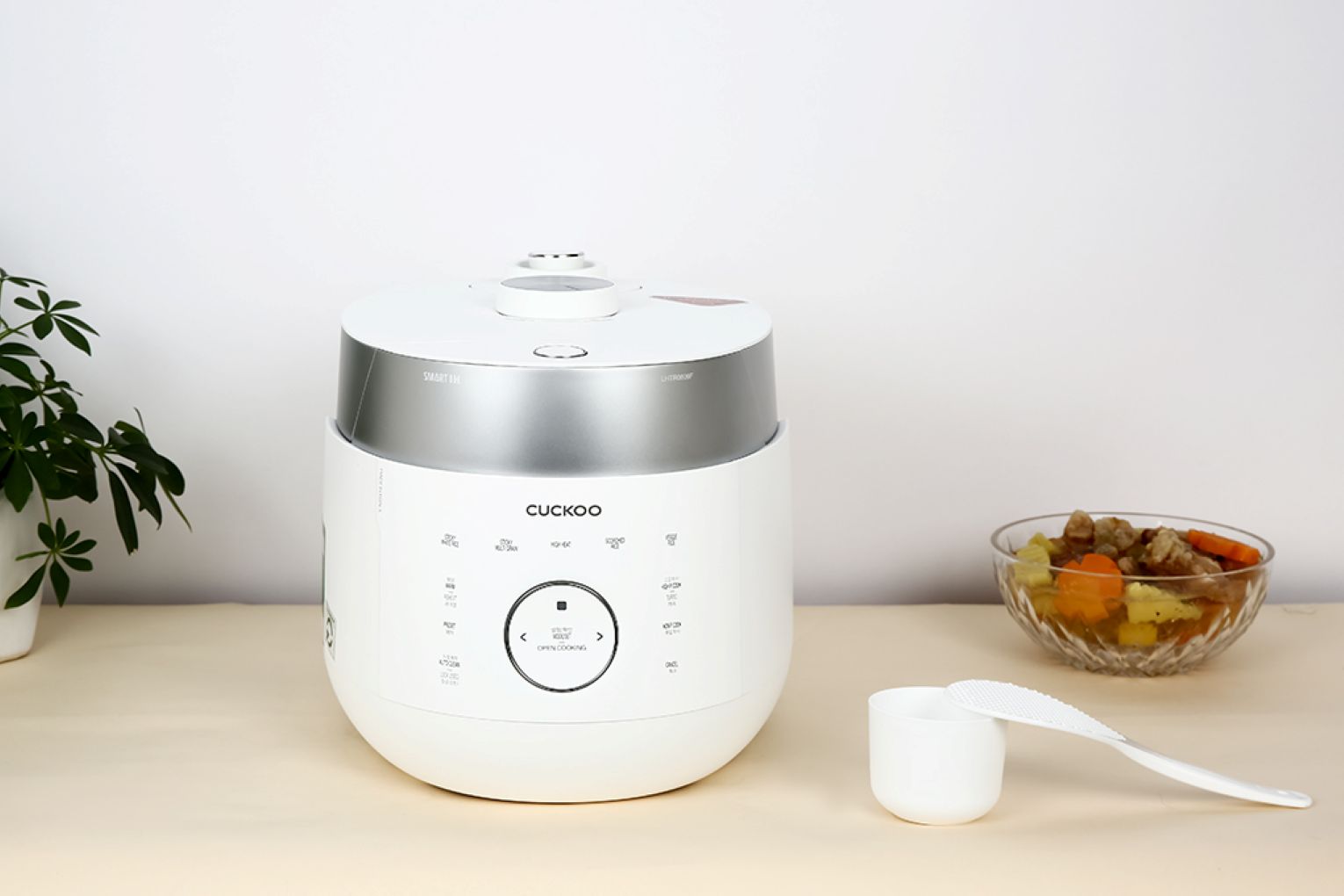Nồi cơm áp suất cao tần Cuckoo 1.08 lít CRP-LHTR0609F/WHSIVNCV (Nguồn: Internet)