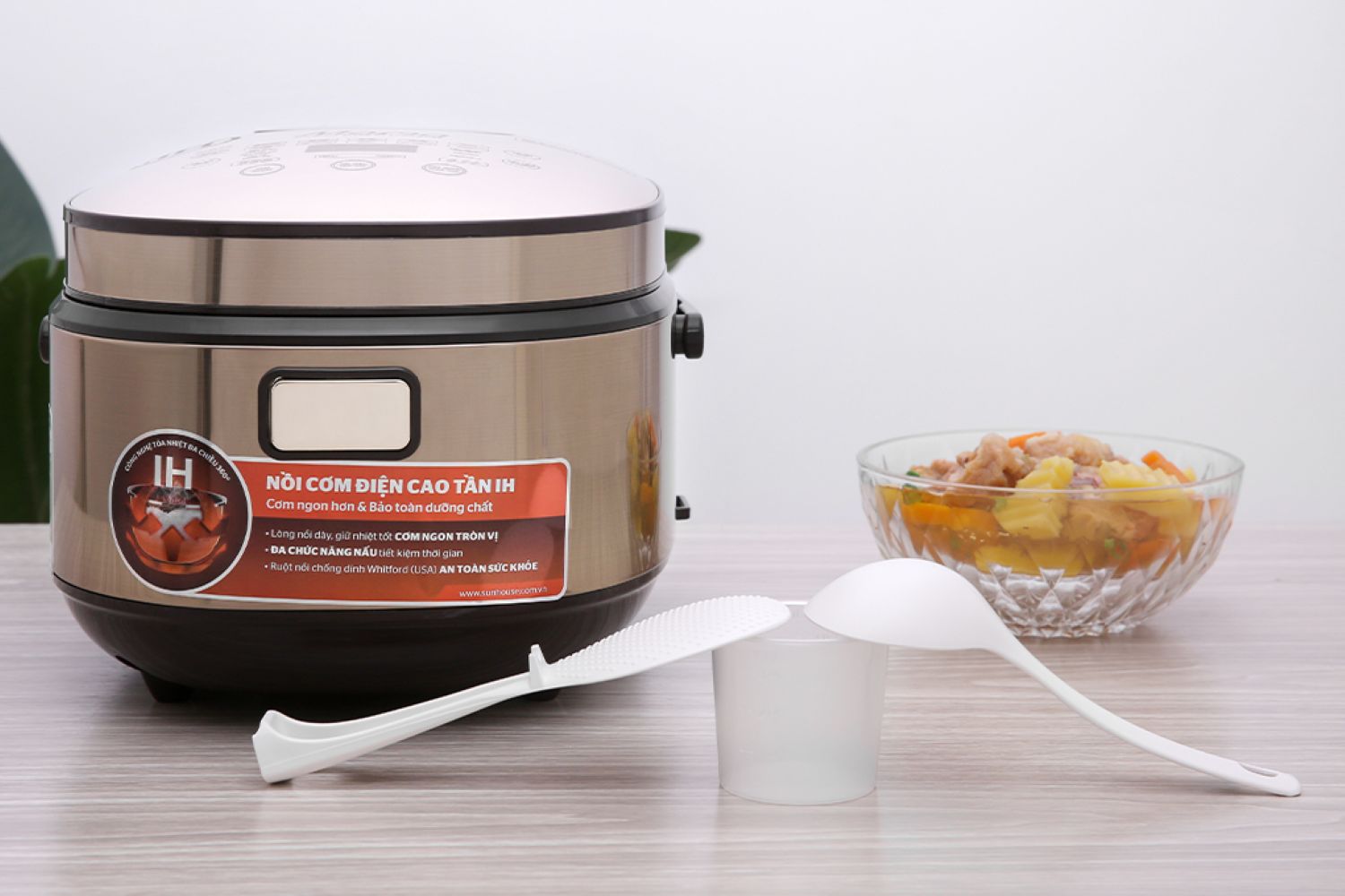 Nồi cơm cao tần Sunhouse Mama 1.5 lít SHD8955 (Nguồn: Internet)