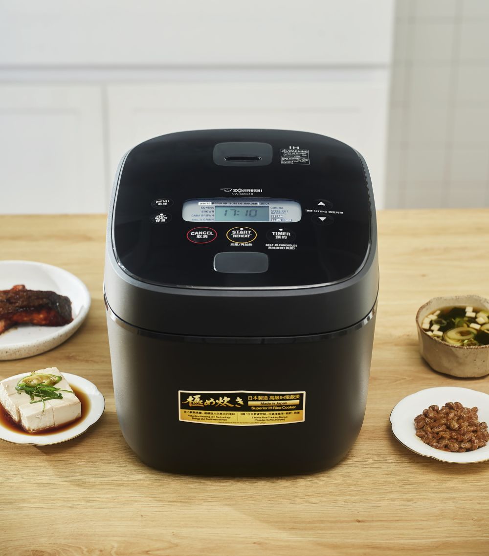Top 12 hãng nồi cơm điện tốt đáng mua: Cơm ngon, tiết kiệm điện 10 Nồi cơm điện tử cao tần Zojirushi NW-QAQ10-BA - 1.0L - Màu Đen (Nguồn ảnh: Internet)