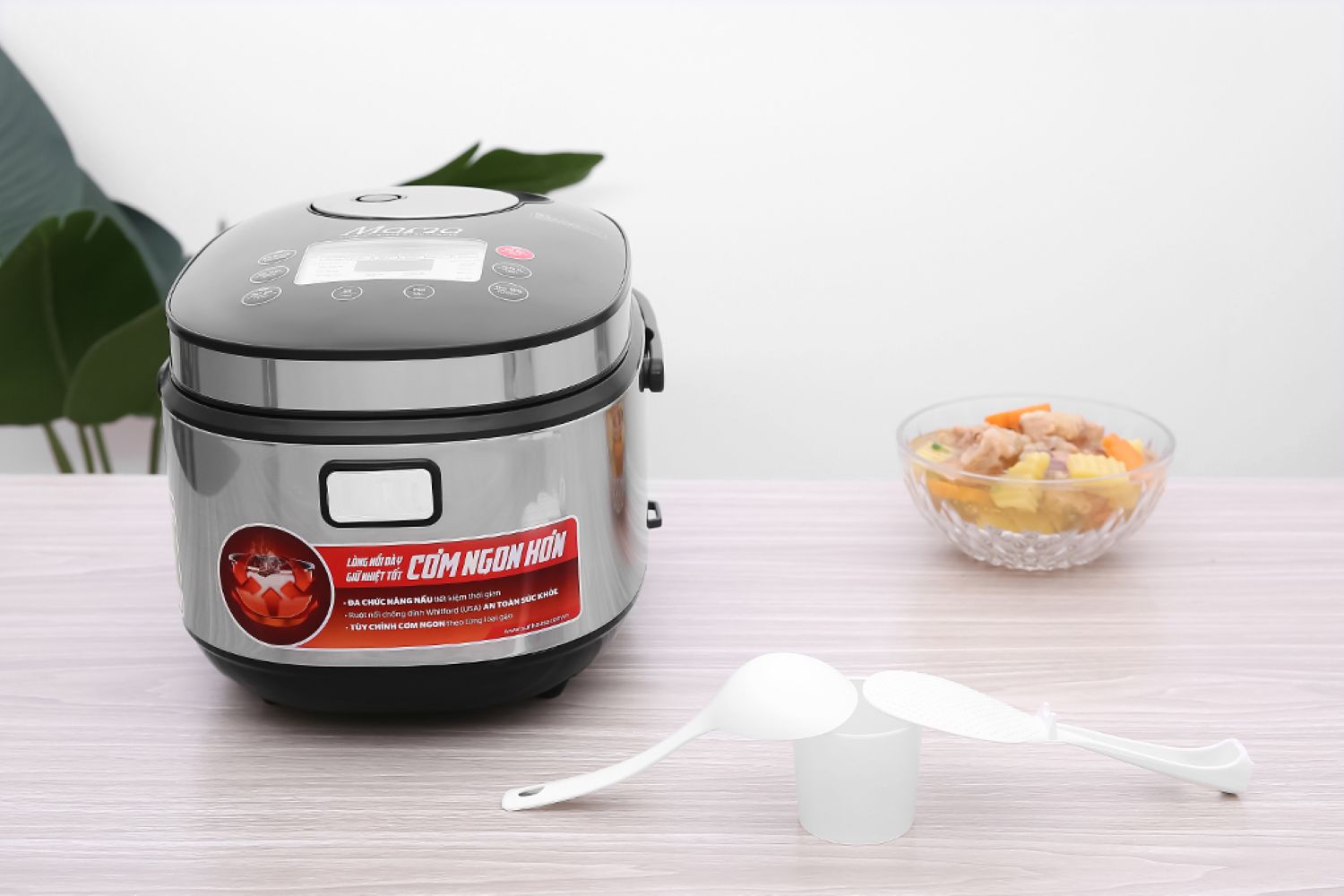 7 mẫu nồi cơm điện giữ nhiệt tốt, không lo tốn điện 6 Nồi cơm điện tử Sunhouse mama 1.8 lít SHD8903 (Nguồn: Internet)
